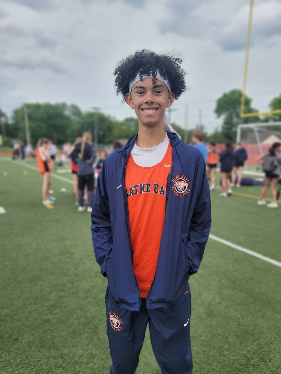 Ryan Hartz is a goal setter!!! Today he exceeded his goal of breaking 50 and skipped right to breaking 49!! 48.88 in the 400m!!! Hard work pays off! Proud of you that you now have the fasted 400 in OE history as a Freshman!!!  🧡💙🧡💙