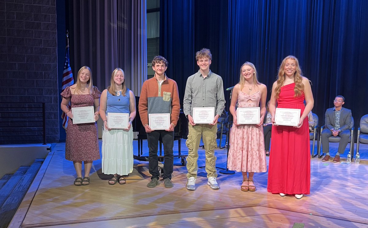 New Palestine High School (@voelzjames) on Twitter photo These Early College students were recognized tonight at NPHS for earning their Associates Degree or Indiana College Core. Congratulations!! <a href="/ginapleak/">Gina Pleak, Ph.D.</a> <a href="/NewPalAsstSup/">Katy Eastes</a> <a href="/BurkNPHS/">Mitch Burk</a> <a href="/MooreNPJH/">NPHS Asst. Principal & Girls Varsity 🏀 Coach</a> <a href="/MitchanerNPCS/">Nicholas Mitchaner</a> <a href="/NPHS_Counseling/">NPHS_Counseling</a> #WeAreDragons These Early College students were recognized tonight at NPHS for earning their Associates Degree or Indiana College Core. Congratulations!! <a href="/ginapleak/">Gina Pleak, Ph.D.</a> <a href="/NewPalAsstSup/">Katy Eastes</a> <a href="/BurkNPHS/">Mitch Burk</a> <a href="/MooreNPJH/">NPHS Asst. Principal & Girls Varsity 🏀 Coach</a> <a href="/MitchanerNPCS/">Nicholas Mitchaner</a> <a href="/NPHS_Counseling/">NPHS_Counseling</a> #WeAreDragons