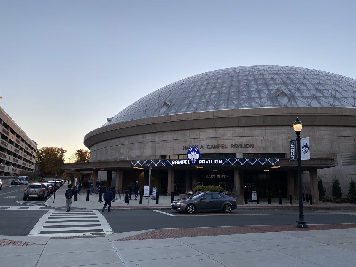 TheUConnClub's tweet photo. We have a few exclusive offers for our 2025 Spring Auction, including traveling with the team via airplane and staying at the same hotel (Men’s and Women’s b-ball), Batboy for a game, South Garage Parking pass, VIP parking at XL… and many more. Please visit link in bio to bid. https://t.co/DGErf9VPut