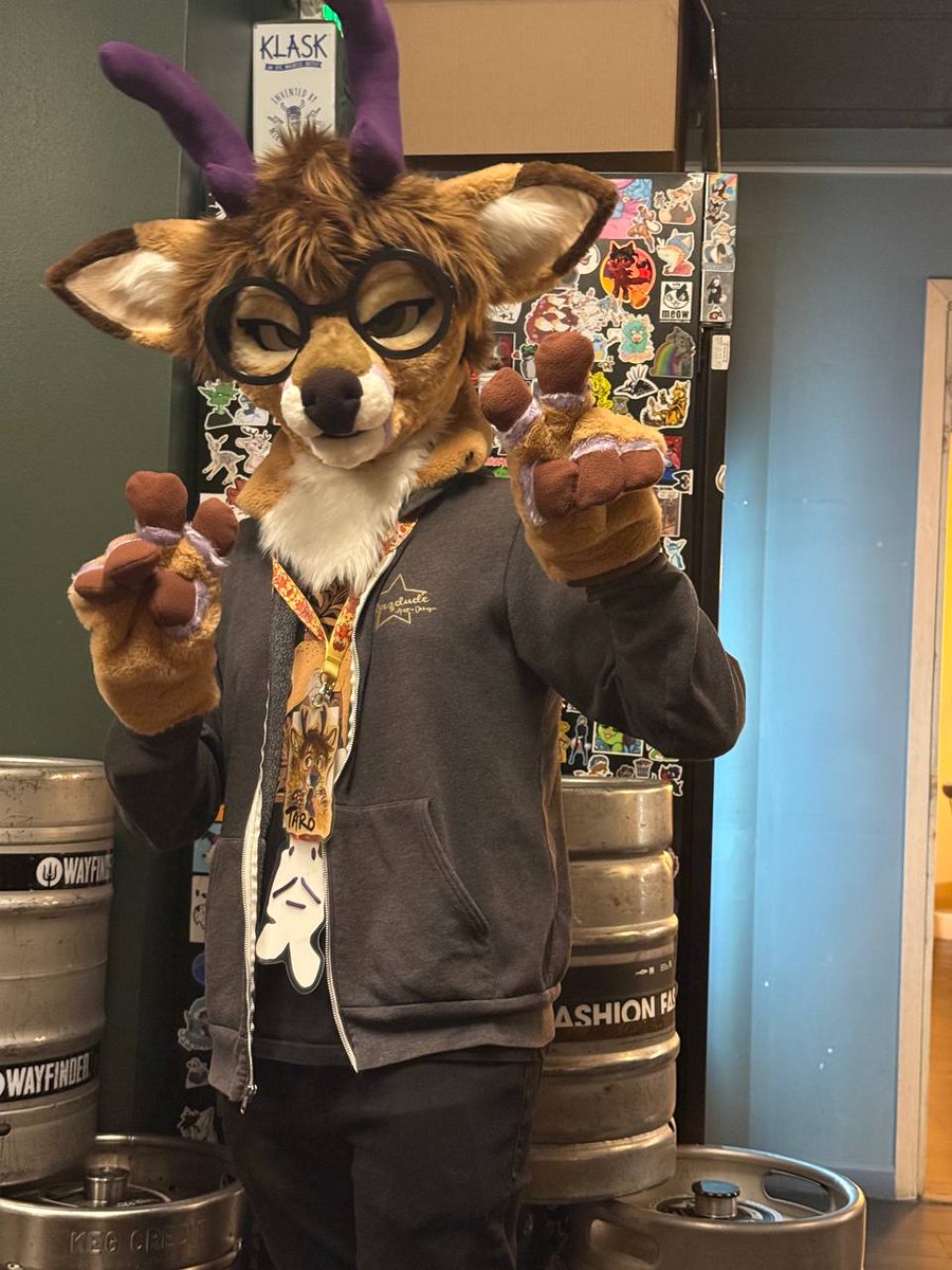 FWA 2025 

🐕: Rusty (📷<a href="/yukonbarksalot/">Yukon 🐺 Arvo 🦊</a>)
🦌: Taro (📷<a href="/SparkyFen/">Sparky @ FWA</a>)