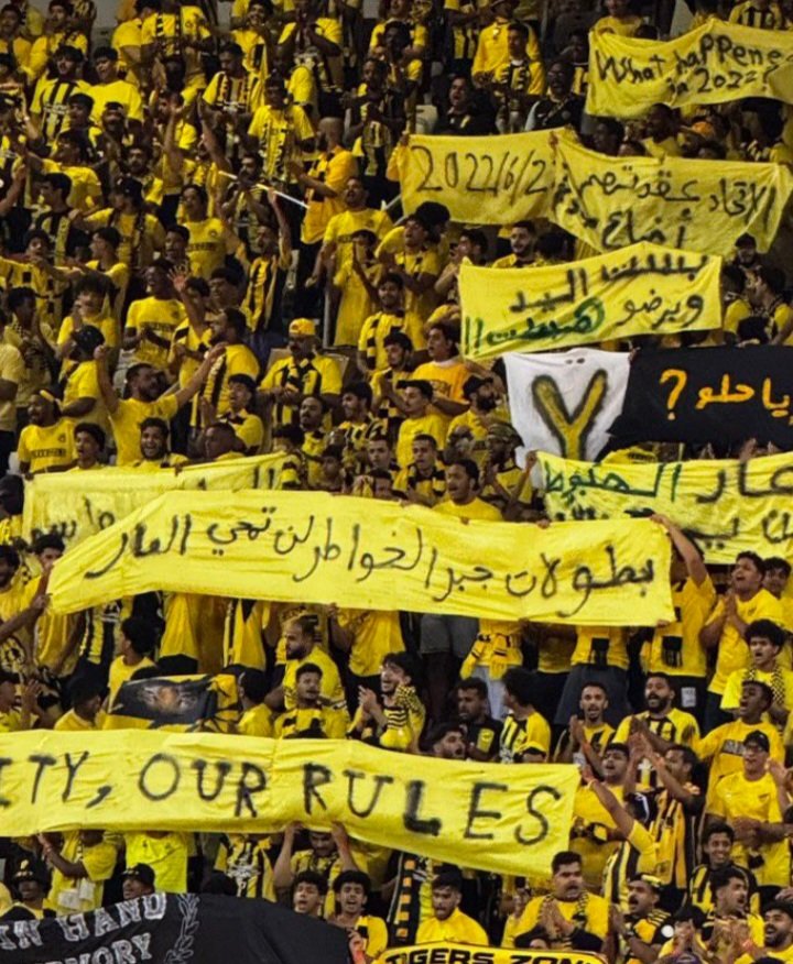 جبر العتيبي (@jbrf10) on Twitter photo طيب وهذه العبارات المسيئة ماعليها عقوبة يالجنة الانضباط؟!
@<a href="/ALAHLI_FC/">النادي الأهلي السعودي</a> <a href="/DE_Committee/">لجنة الانضباط والأخلاق - (Fan, Informal)</a> طيب وهذه العبارات المسيئة ماعليها عقوبة يالجنة الانضباط؟!
@<a href="/ALAHLI_FC/">النادي الأهلي السعودي</a> <a href="/DE_Committee/">لجنة الانضباط والأخلاق - (Fan, Informal)</a>
