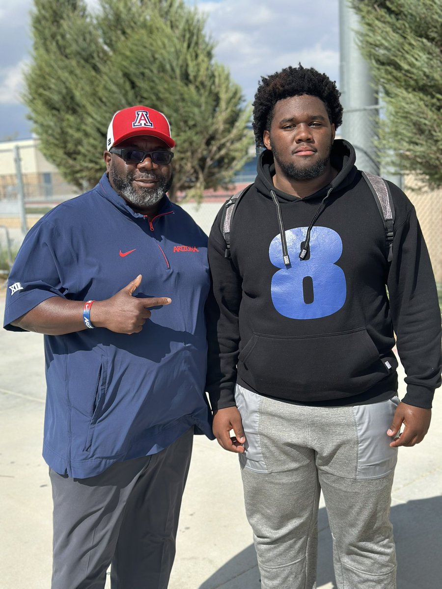 Huge thanks to <a href="/RealCoachCarter/">Alonzo “Zo” Carter</a>  for coming by and checking out some of the talent at Silverado! <a href="/JaydenPauling_/">Jayden Pauling</a> <a href="/TaRon3520393299/">Ta’Ron Thompson</a>