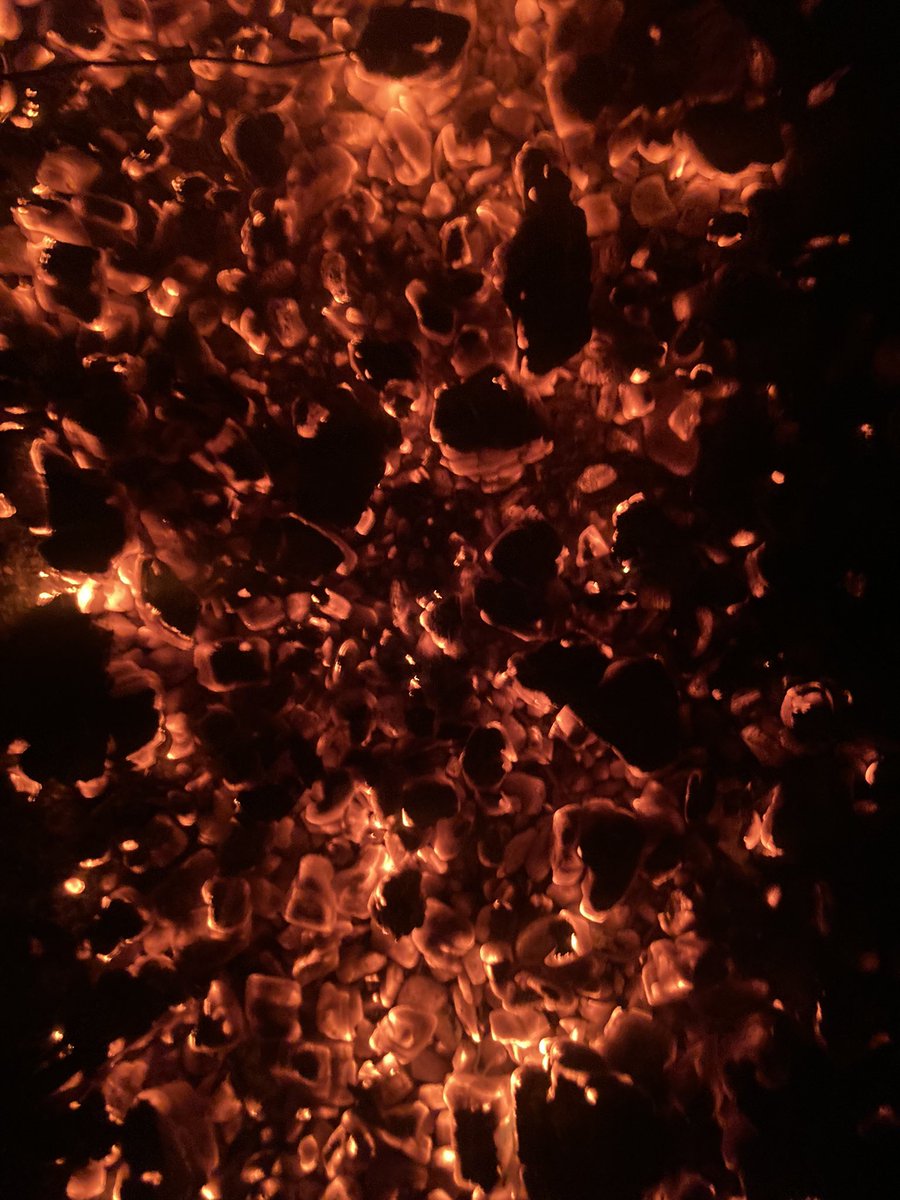 El 20 de Mayo está la Marcha del Silencio y después se pueden dar una vuelta por La Temeraria para ver a Hablan y Days Of The Phoenix en formato electroacústico.