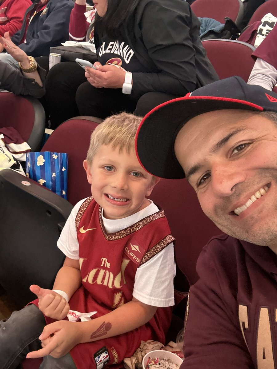 aours00's tweet image. Game 2! #LetEmKnow