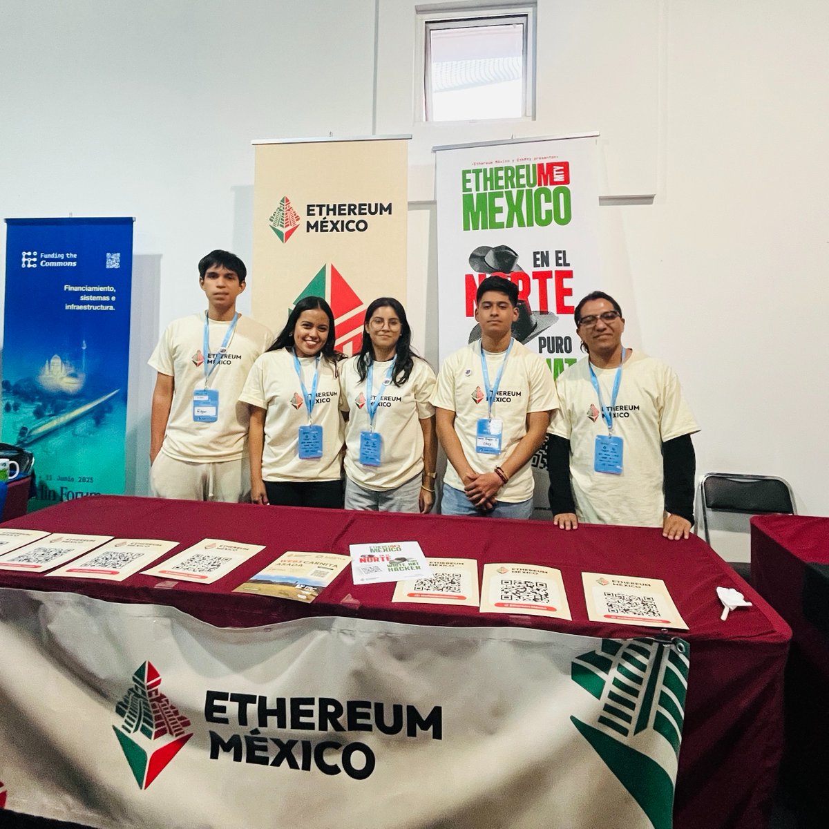 🚀Qué orgullo ver los logros de nuestros scholars con la iniciativa Go to Hack! ETHscholarships.🇲🇽💚

Gracias a su talento, 5 estudiantes de Morelos, Puebla, Veracruz, Oaxaca y Yucatán, respectivamente, vivieron la experiencia de ser hackers en <a href="/ETHCincoDeMayo/">ETH Cinco De Mayo 🔜 Devconnect</a> Aquí te contamos lo