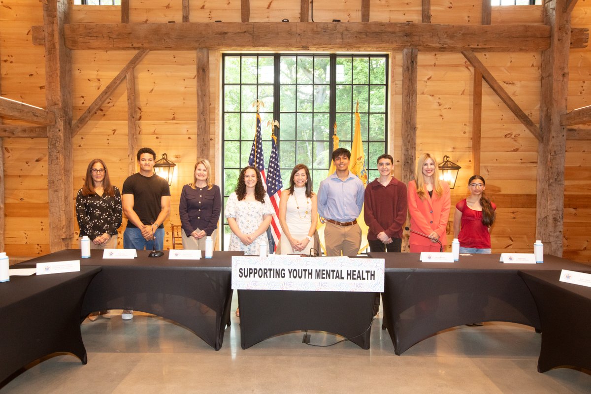 Humbled to take part in a roundtable discussion today with <a href="/2NDFloorNJ/">2NDFLOOR Youth Helpline</a> for Mental Health Awareness Month!

2NDFLOOR is an anonymous helpline for youth across NJ. Download the app to receive confidential chat support, communicate directly with peers, and find daily inspiration.