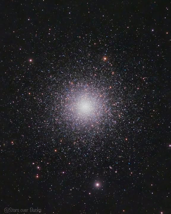 Celestron's tweet photo. Spilios takes us deep into the #MilkyWay with this stunning view of #M3—a #globularcluster packed with 500,000 stars. It’s one of the brightest & richest globular clusters visible from the N. Hem (second only to M13)!
🔭 #Celestron 9.25" #EdgeHD
📷 120 x 2min exposures https://t.co/G17paOLb76