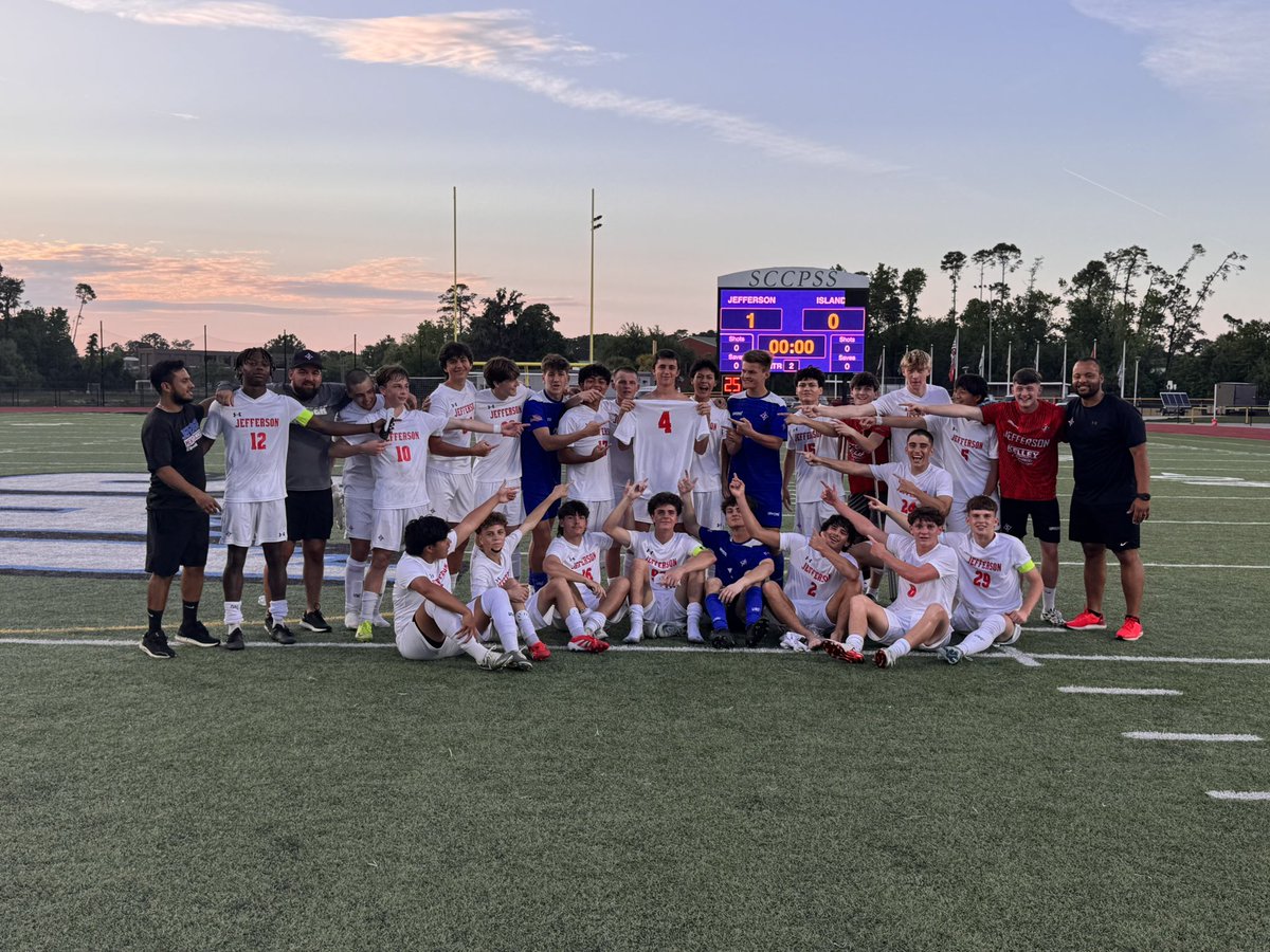 The boys stormed the beach and are headed to the Final 4. Dragons defeat Islands 1-0. Well done boys and go Dragons!!!!