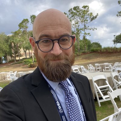 Pretty rare that I get a selfie fit for it, but I like this shot between sessions at #SHEAspring2024. #NewProfilePic