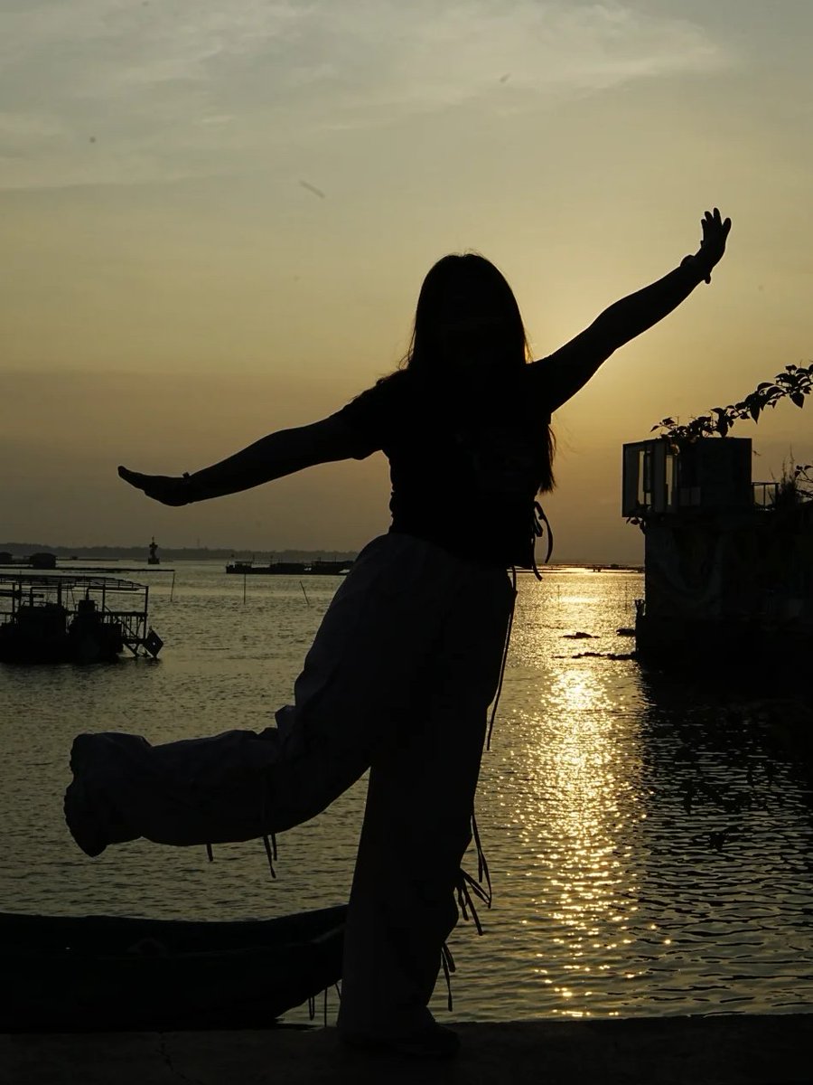 The sunset is always so charming, as if it is a perfect end to the day.