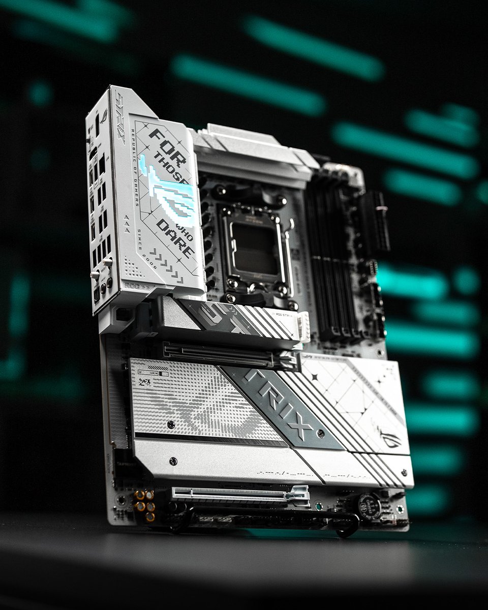 ASUS_ROGNA's tweet image. It&apos;s time to elevate with elegance ❄️🌙

Build your next white Gaming PC with the ROG Strix X870-A Gaming WiFi motherboard and complete the moonlight-white theme 🥰

#ASUSPCDIY #CustomPC