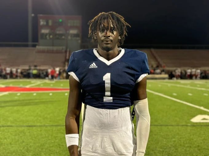 Blessed to receive a offer from SUSSEX!!🤝🏾#agtg #blessed <a href="/Coach_C_Fisher/">C_Fisher_</a> <a href="/CoachKLacey/">Coach Kendall Lacey</a> <a href="/CoachAGibbs/">Coach A. Gibbs</a> <a href="/MarcusThornton/">Marcus Thornton</a> <a href="/jarereimonenq/">Jarius Reimonenq</a>