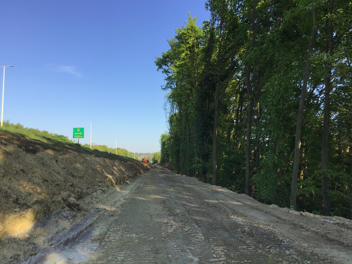 alechat1's tweet photo. #F204 - Phase 2
Etat des lieux au 05/05/25
Les travaux ont débuté & ont déjà bien avancé.
On peut clairement voir l'assiette de la #cyclostrade déjà bien tracée
Le ministre annonçait, la semaine dernière dans L'Avenir, l'objectif de terminer cette phase pour le 30/06/26 https://t.co/HoIwl1CDsG