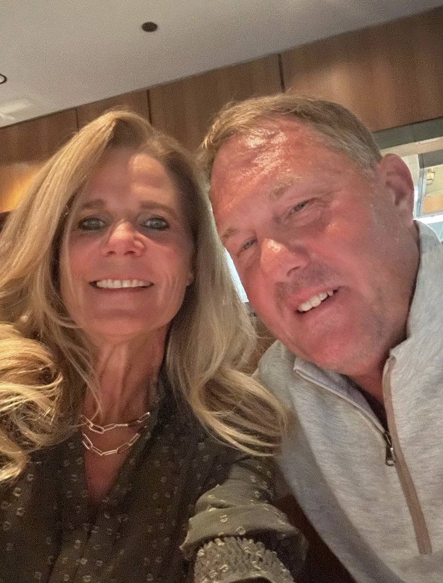 CoachHughFreeze's tweet image. Date night at Bricktops in Birmingham!!! War Eagle.