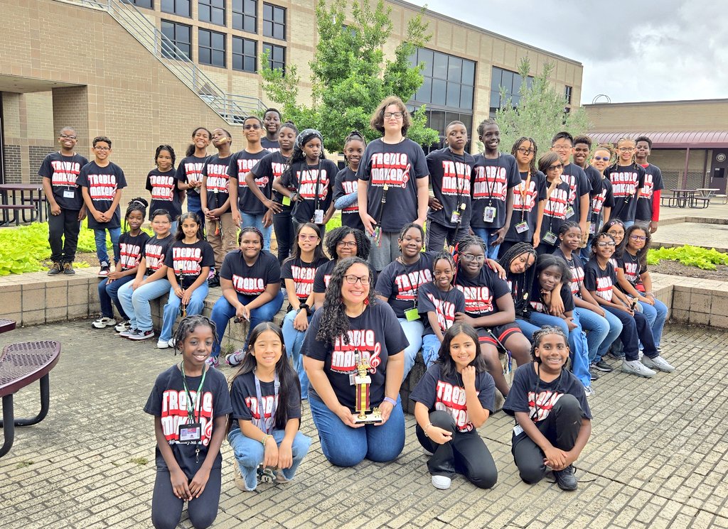 SnapClapPat's tweet photo. Our 4th & 5th Grade #TrebleMakers did a wonderful job performing three selections at the @FortBendISD Elementary #ChoralFestival today and brought back a trophy for the @JSES_Stallions awards case! ✨️ 🎊 ✨️ #ShineStallionsShine https://t.co/sVpgShLKnV