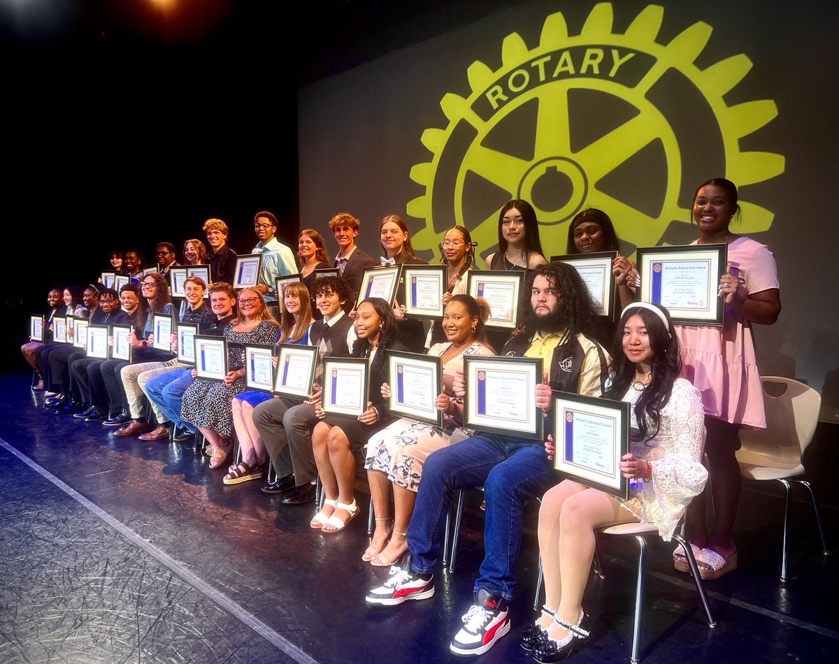 Dr. Duke Bradley, III (@newtonsupt) on Twitter photo Thirty examples of student excellence in <a href="/NewtonCoSchools/">NCSS</a>. #Top10 <a href="/Newton_High/">Newton High School</a> <a href="/AlcovyHS/">Alcovy High School</a> <a href="/EHS_Eagles/">Eastside High School</a> #BuildingOurFuture Thirty examples of student excellence in <a href="/NewtonCoSchools/">NCSS</a>. #Top10 <a href="/Newton_High/">Newton High School</a> <a href="/AlcovyHS/">Alcovy High School</a> <a href="/EHS_Eagles/">Eastside High School</a> #BuildingOurFuture