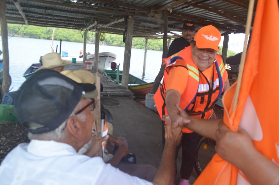 ruiz_bogar's tweet photo. Calalarga nos recibió con fuerza, historia y voluntad.
Cada comunidad tiene su identidad, y en Calalarga descubrimos una gente que no solo lucha, sino que cree, propone y se une. Calalarga va con el bueno conocido! 👌🧡 https://t.co/5cxNGZCydR