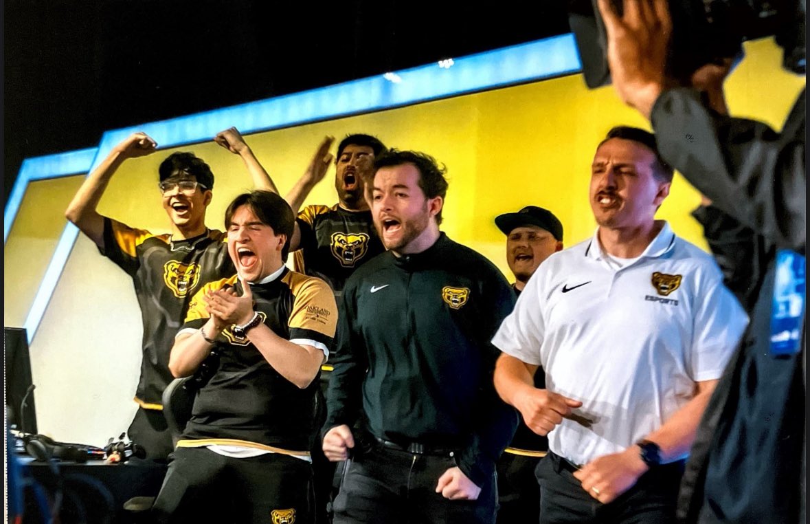 never tweeted but i graduated from OU last week

oakland has been nothing but great to me. the team managed to place third in both NACE and CECC, and i couldn't be happier with the team's performance.

onto a new chapter 🫡