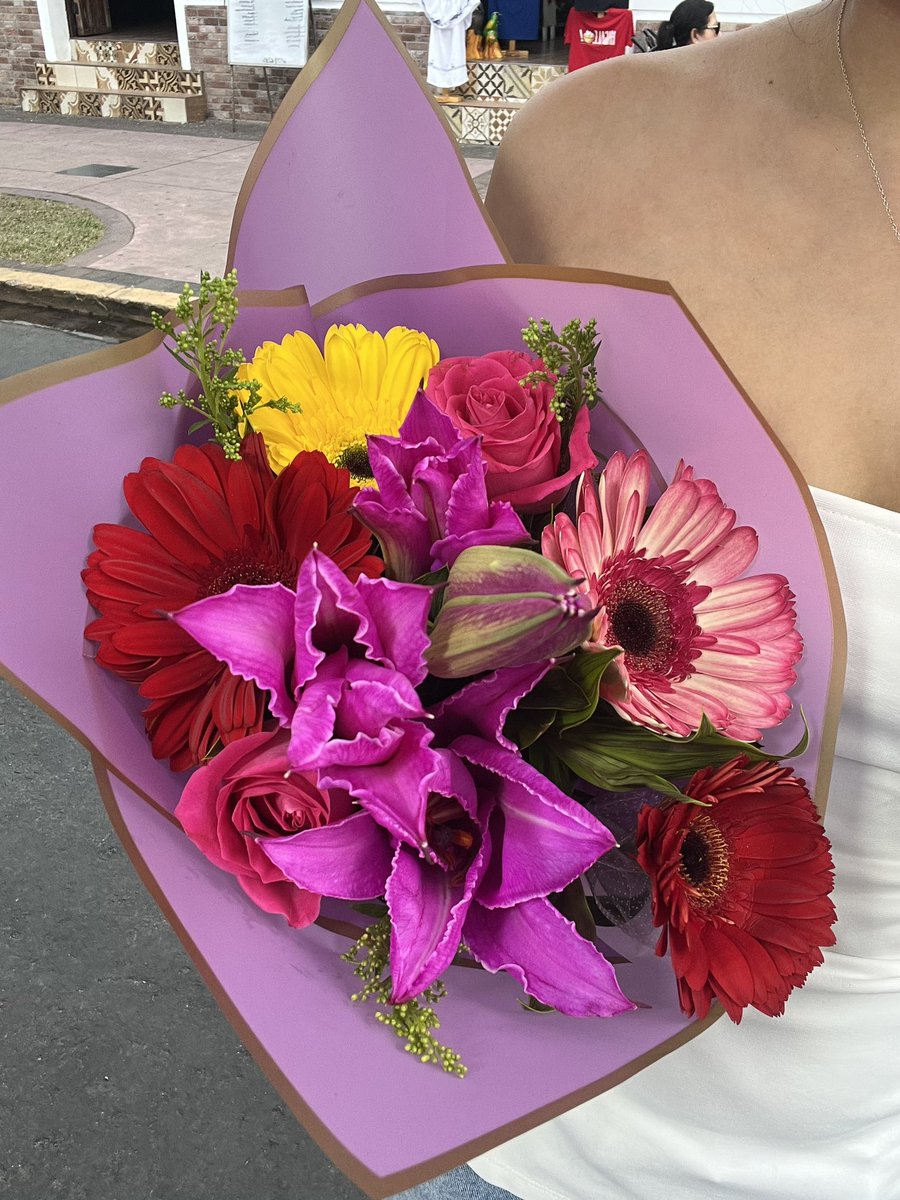fllmartinez's tweet photo. Amo las flores 🤍 https://t.co/Th0mFP0Zq2