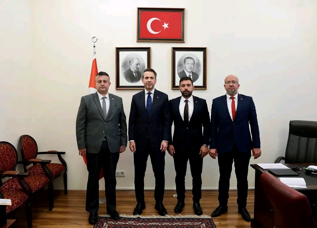 📍 TBMM 

Enerji ve Tabii Kaynaklar Bakanımız Sn.Alparslan BAYRAKTAR'ı ,Bölge Milletvekilimiz Sn.Ahmet Fethan BAYKOÇ, İlçe Başkanımız Sn.Halil ETİLİ ve Yürütme Kurulu Üyelerimizle birlikte Gazi Meclis’imizde ziyaret ederek İlçemizde ilgili sorunları ve taleplerimizi ilettik.