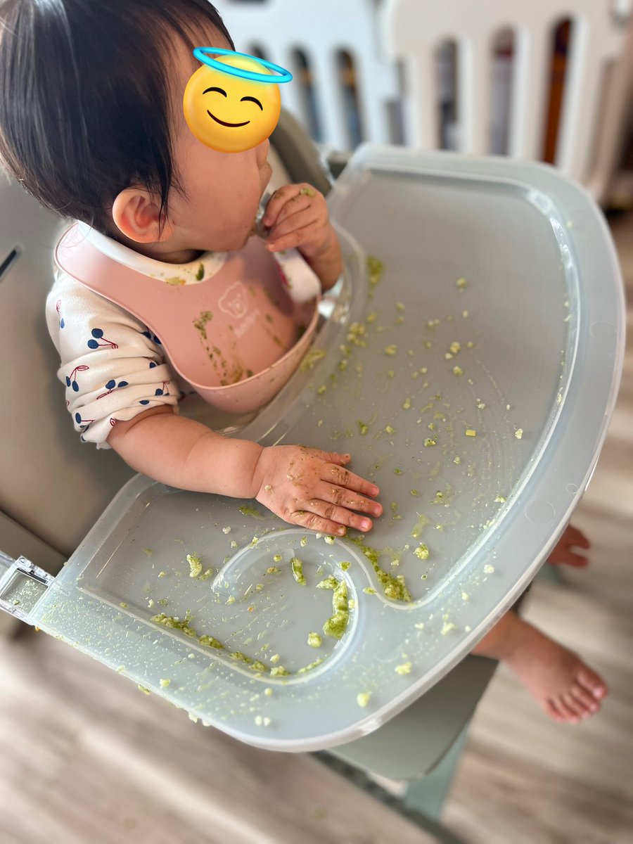 sarayobe531's tweet photo. あんだけ離乳食拒否してた
娘がハイローチェア→ハイチェアに
変えてスプーンも自分で持てるのに
変えただけで食べるように
なったんですよう🥹🥹🥹

市販のれとるとも食べてくれるように
なったんですよう🥹🥹🥹

4月半ばから5月入ってようやく🤣
5/1〜少しずつ慣らして、
昨日から3回食初め💨 https://t.co/ytDwGXn1jY