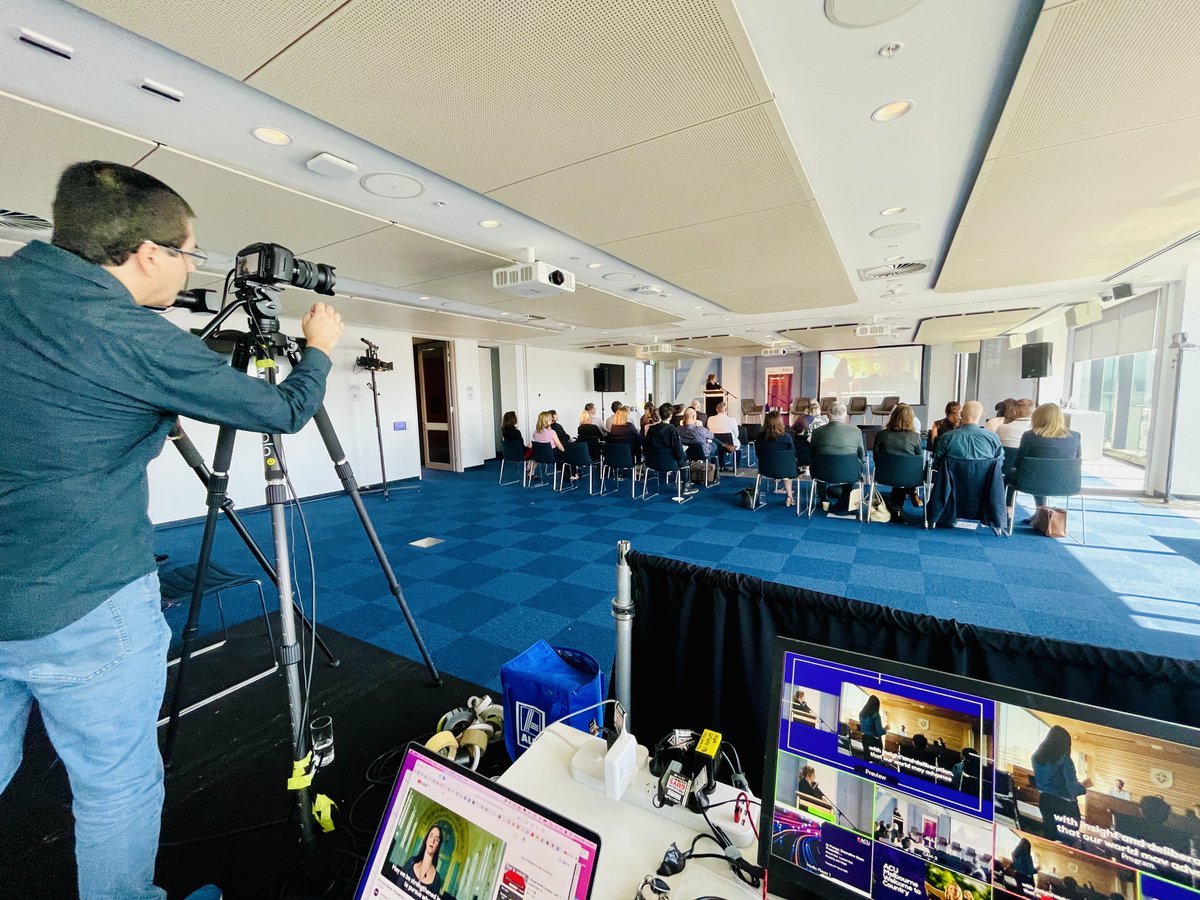 Personal and professional training hybrid production. 
Whether it’s a conference, concert, or corporate event — we’ve got you covered.
👉 Ready to go live? Contact us today!
#LiveStreaming #VideoProduction #EventStreaming #StreamlineVideo #ProfessionalBroadcast