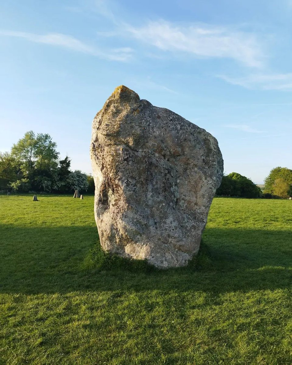GhostCatcherELH's tweet photo. Walking among the stones at Avebury today
#stonecircle #avebury #aveburystonecircle #blessedbeltane #standingstone #wiltshire #magicalavebury https://t.co/NezYqtDzjs