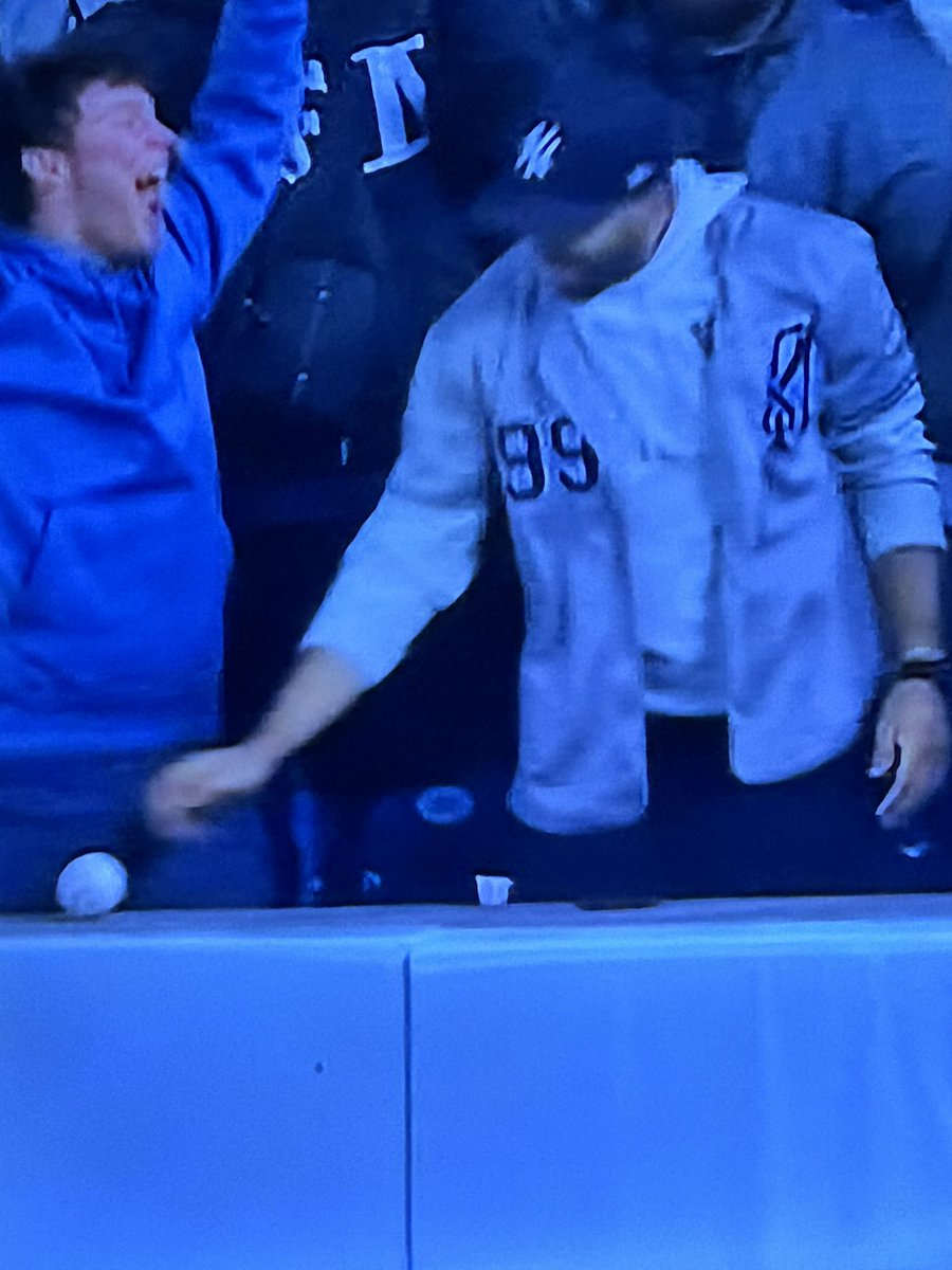 yankeefanJeter's tweet photo. @YESNetwork Dude thought he was smooth! Stole the ball from the guy who caught the ball! https://t.co/xZpqBdFLkO