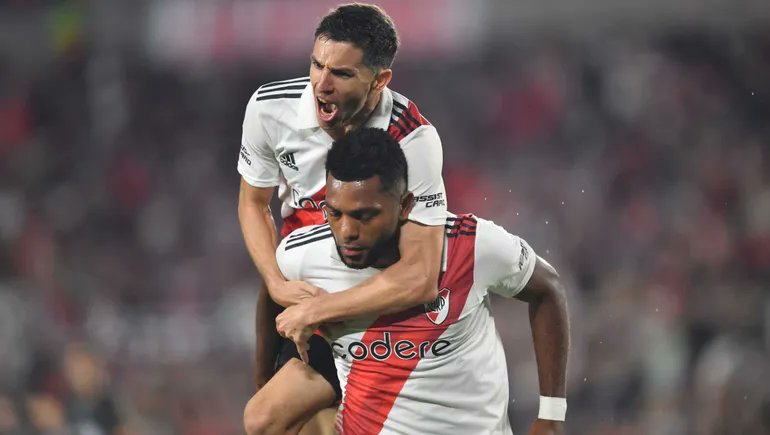 Perlas del 4-1 a Vélez: Nacho Fernández llegó a los 40 goles en River, ubicándose como el 2º volante del millo más artillero en el milenio detrás del Muñeco Gallardo (43) 
Miguel Borja rompió la sequía de penal luego de 22 partidos: último, el Pity Martínez en el 4-0 vs. Central.