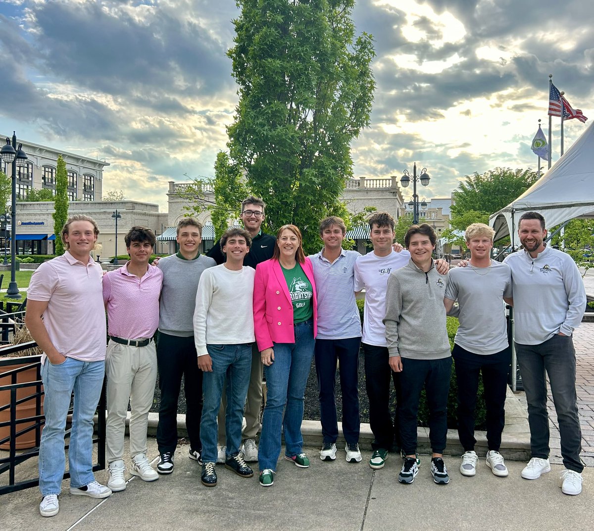 JoylynnBrown12's tweet image. We had a great dinner tonight celebrating the HL Champs! Best of luck at Illinois in the NCAA Regional @WrightStateGolf !!! #allin
