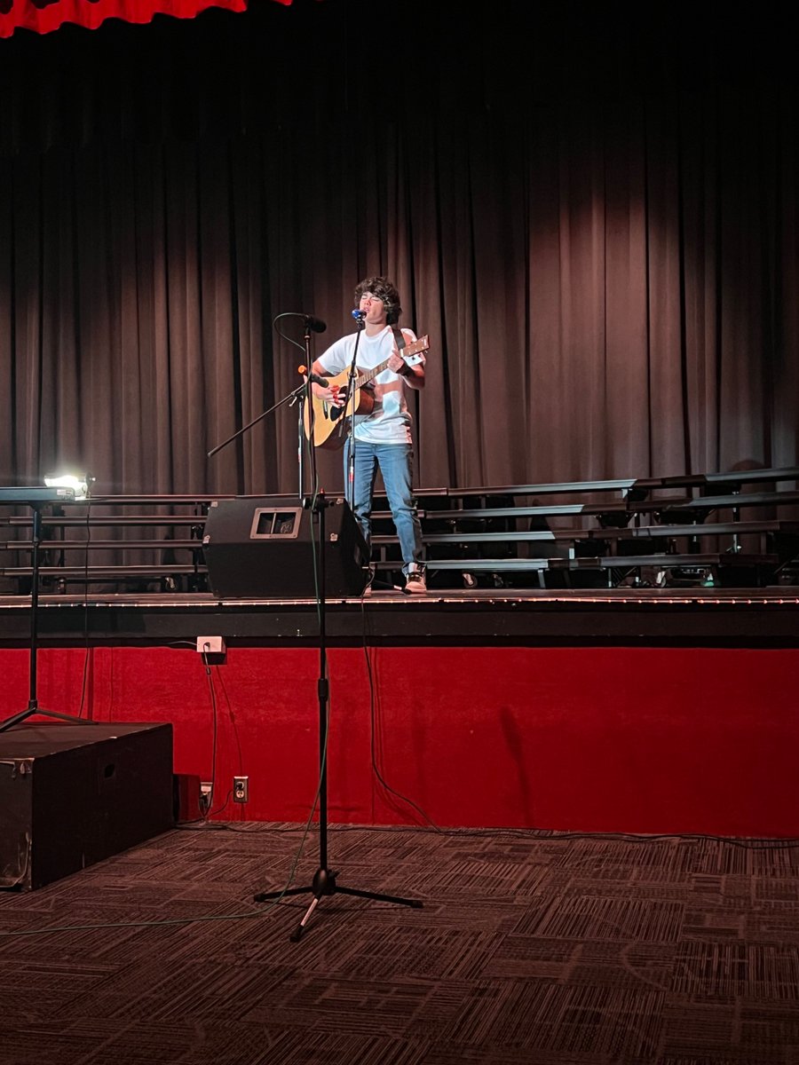 A huge shout out to all of our soloists tonight! CHS has so many talented singers and musicians!
#GoCards