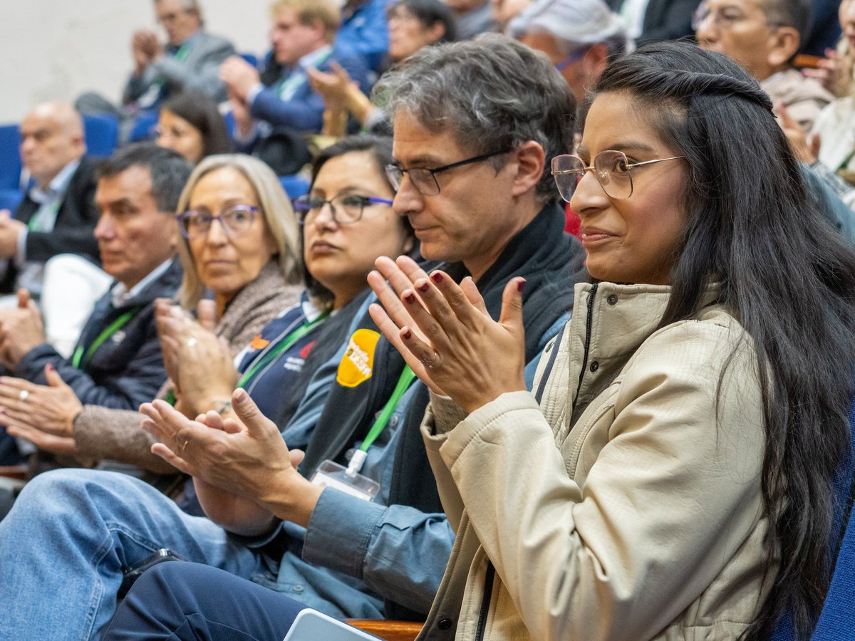 Min. de Ambiente, Agua y Transición Ecológica 🇪🇨 (@ambiente_ec) on Twitter photo Actualmente, la Alianza por la Biodiversidad, cuenta con la participación de más de 3️⃣0️⃣ organizaciones como: <a href="/FIEDSprograma/">FIEDS - Fondo Ítalo Ecuatoriano</a> <a href="/FAOEcuador/">FAO Ecuador</a> <a href="/UNESCO_es/">UNESCO en español 🏛️#Educación #Ciencia #Cultura</a> <a href="/FLACSOec/">FLACSO Ecuador</a> <a href="/WWFEcuador/">WWF Ecuador</a> <a href="/F_EcoCiencia/">Fundación EcoCiencia</a> <a href="/UKinEcuador/">UK in Ecuador 🇬🇧🇪🇨</a> <a href="/EcuadorFias/">Fondo de Inversión Ambiental Sostenible - FIAS</a> <a href="/CongopeEcuador/">CONGOPE</a> <a href="/CARE/">CARE (care.org)</a> <a href="/HeiferEcuador/">Heifer Ecuador</a>, entre otros actores. Actualmente, la Alianza por la Biodiversidad, cuenta con la participación de más de 3️⃣0️⃣ organizaciones como: <a href="/FIEDSprograma/">FIEDS - Fondo Ítalo Ecuatoriano</a> <a href="/FAOEcuador/">FAO Ecuador</a> <a href="/UNESCO_es/">UNESCO en español 🏛️#Educación #Ciencia #Cultura</a> <a href="/FLACSOec/">FLACSO Ecuador</a> <a href="/WWFEcuador/">WWF Ecuador</a> <a href="/F_EcoCiencia/">Fundación EcoCiencia</a> <a href="/UKinEcuador/">UK in Ecuador 🇬🇧🇪🇨</a> <a href="/EcuadorFias/">Fondo de Inversión Ambiental Sostenible - FIAS</a> <a href="/CongopeEcuador/">CONGOPE</a> <a href="/CARE/">CARE (care.org)</a> <a href="/HeiferEcuador/">Heifer Ecuador</a>, entre otros actores.