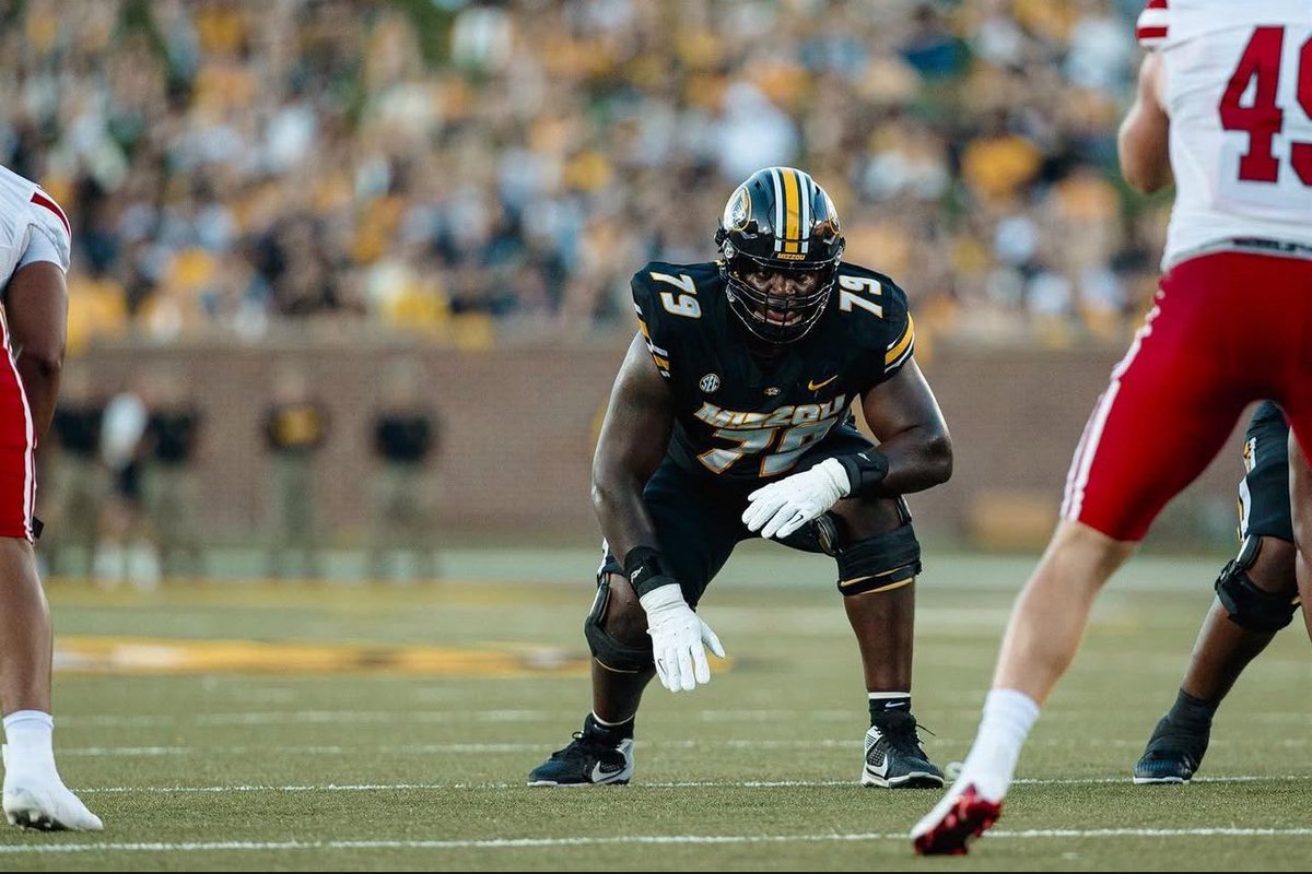 Nathan “Nate” Carson (@natecarson09) on Twitter photo Blessed to say The University of Missouri offered!! <a href="/1luv5/">Aaron Brand</a> <a href="/Demyond1/">Big Wright</a> <a href="/CoachWright425/">Chris Wright</a> <a href="/Dash25_/">Darryl Gorie</a> <a href="/CoachJonesB/">Brandon Jones</a> <a href="/coachbrianearly/">Brian Early</a> <a href="/ChadSimmons_/">ChadSimmons</a> <a href="/SWiltfong_/">Steve Wiltfong</a> <a href="/AnnaH247/">Anna Adams</a> <a href="/adamgorney/">Adam Gorney</a> <a href="/HaleMcGranahan/">Hale McGranahan</a> <a href="/thevandalorian/">Kenny Van Doren</a> <a href="/TomLoy247/">Tom Loy</a> Blessed to say The University of Missouri offered!! <a href="/1luv5/">Aaron Brand</a> <a href="/Demyond1/">Big Wright</a> <a href="/CoachWright425/">Chris Wright</a> <a href="/Dash25_/">Darryl Gorie</a> <a href="/CoachJonesB/">Brandon Jones</a> <a href="/coachbrianearly/">Brian Early</a> <a href="/ChadSimmons_/">ChadSimmons</a> <a href="/SWiltfong_/">Steve Wiltfong</a> <a href="/AnnaH247/">Anna Adams</a> <a href="/adamgorney/">Adam Gorney</a> <a href="/HaleMcGranahan/">Hale McGranahan</a> <a href="/thevandalorian/">Kenny Van Doren</a> <a href="/TomLoy247/">Tom Loy</a>