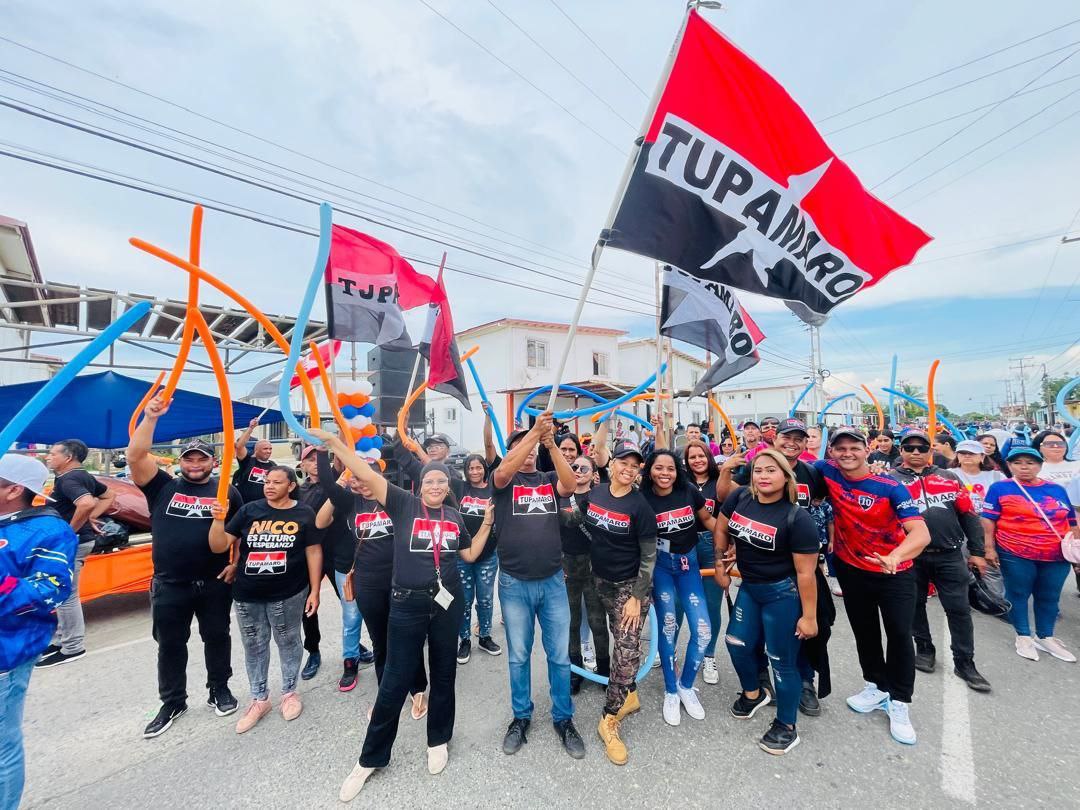 TupamaroMRT_'s tweet photo. En el municipio Guacara del estado @CaraboboMrt_2 nuestra camarada Kelina Medrano, candidata a la Asamblea Nacional, junto a la militancia Rebelde se desplegaron en una extraordinaria movilización donde se encontraron en la comunidad de Araguita con @rafaellacava10 candidato a la gobernación de Carabobo. Nosotros ¡Venceremos!

#VotaTupamaro