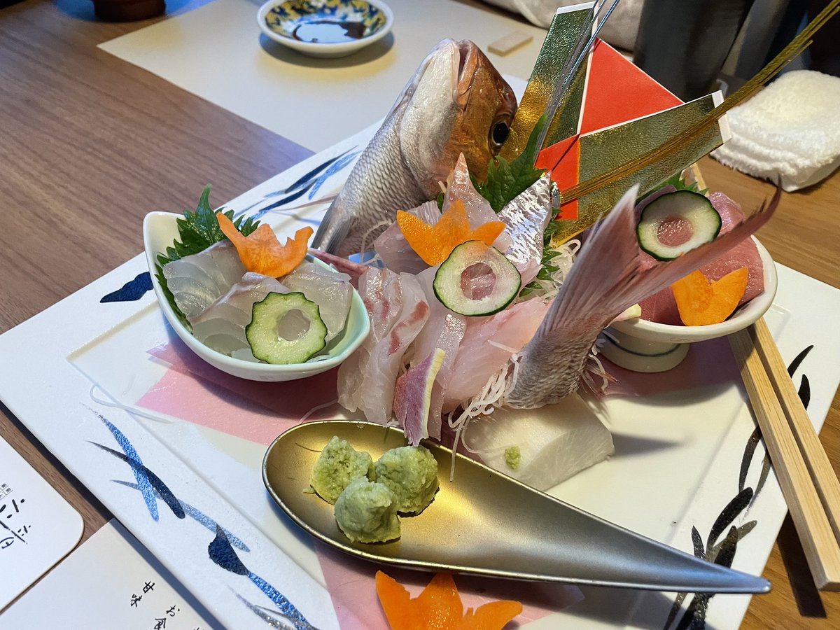 hiro_bsearch's tweet photo. おはようございます🌞
連休明け、頑張っていきましょう！

GWは友達の誕生日をお祝いしました🍻
大人の余裕や貫禄を身につけていきたいと日々思います��🫣 https://t.co/BZ0RUXtezf
