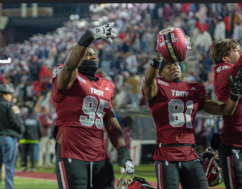 Blessed to receive another offer from <a href="/TroyTrojansFB/">Troy Trojans Football 8x⚔️</a> <a href="/CoachJMann919/">Justin Manning</a> <a href="/CoachEvanMann/">Evan Mann</a> <a href="/Odowns/">Olten Downs</a>