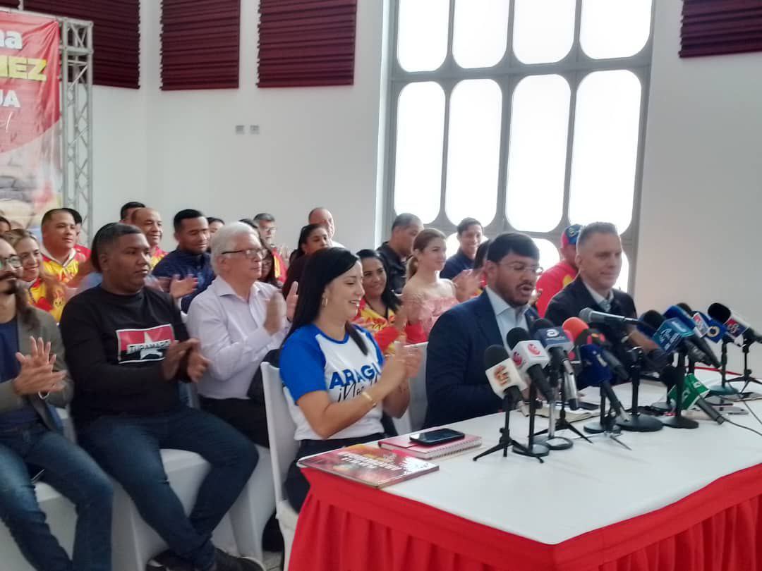 Movimiento Revolucionario TUPAMARO Vzla. (@tupamaromrt_) on Twitter photo En el estado <a href="/MRTAragua/">MRT Aragua</a> municipio Girardot se desarrolló rueda de prensa del comando de campaña regional, rumbo a la gran victoria de éste 25 de mayo. Con la presencia de nuestro camarada <a href="/DavidTupamaro/">David Aguilera</a> candidato a la Asamblea Nacional, la candidata a la gobernación Joana Sánchez En el estado <a href="/MRTAragua/">MRT Aragua</a> municipio Girardot se desarrolló rueda de prensa del comando de campaña regional, rumbo a la gran victoria de éste 25 de mayo. Con la presencia de nuestro camarada <a href="/DavidTupamaro/">David Aguilera</a> candidato a la Asamblea Nacional, la candidata a la gobernación Joana Sánchez