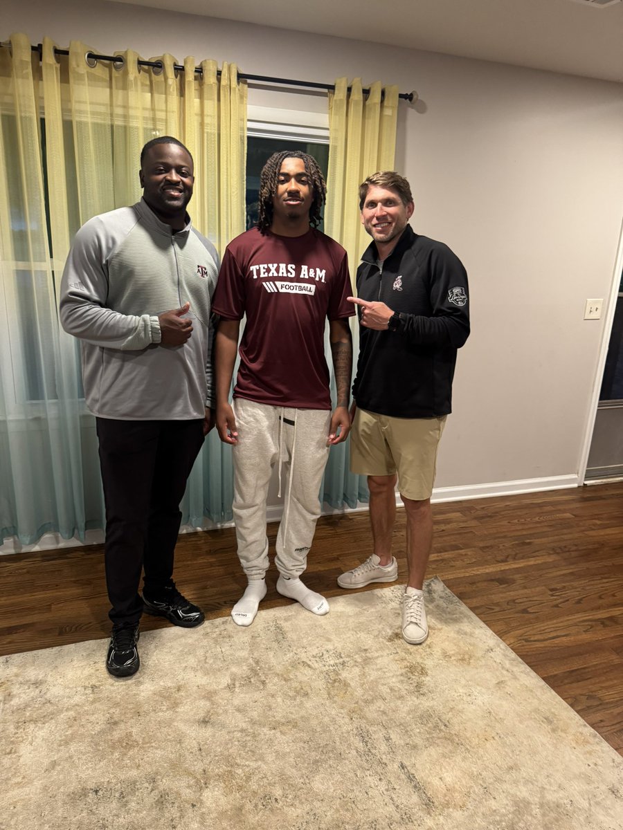 Dorian “DB” Barney (@1dorianbarney) on Twitter photo Great home visit from my guys, appreciate it! Aggie land what’s the word!?👀 #Gigem👍 <a href="/CoachJPeterson/">Jordan Peterson</a> <a href="/CoachBGA/">B. Gross-Armiento "BGA"</a> <a href="/AggieFootball/">Texas A&M Football</a> Great home visit from my guys, appreciate it! Aggie land what’s the word!?👀 #Gigem👍 <a href="/CoachJPeterson/">Jordan Peterson</a> <a href="/CoachBGA/">B. Gross-Armiento "BGA"</a> <a href="/AggieFootball/">Texas A&M Football</a>