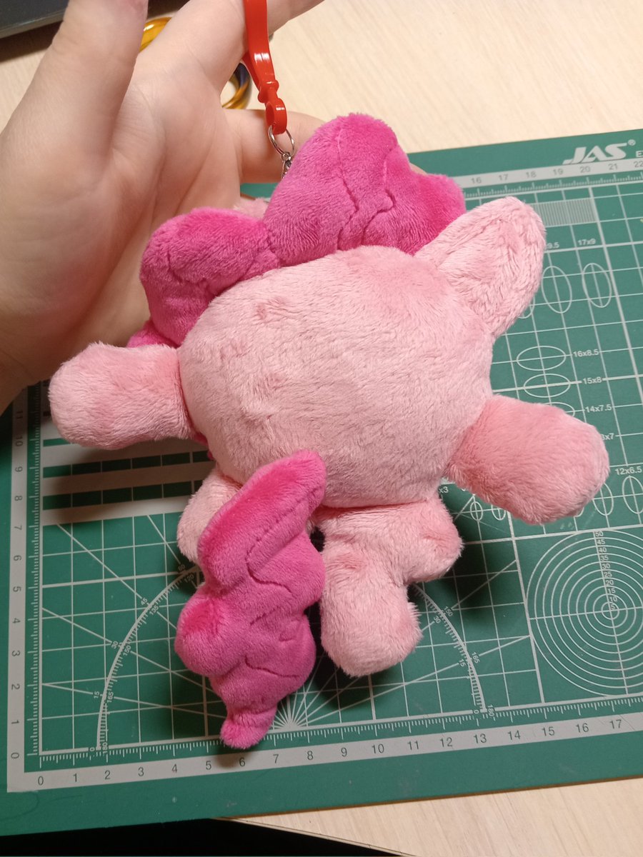 plush Pinkie Pie!

#mlp #pony #plush #ponyplush