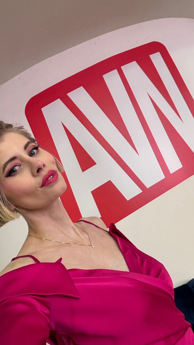 A fun day on set for <a href="/AVNMagazine/">AVNMagazine</a> 💖