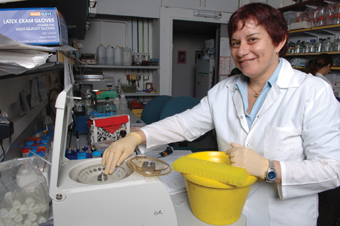 Extracellular Matrix News (@extracellmatrix) on Twitter photo The latest work out of <a href="/WeizmannScience/">Weizmann Institute</a>, led by Dr. <a href="/orly_reiner/">Orly Reiner</a> and collaborators reports that LIS1 plays a critical role in #ECM regulation during brain #organoid development. 🧠
👀 Find the study in <a href="/NatureComms/">Nature Communications</a> | go.nature.com/3EPnHsr The latest work out of <a href="/WeizmannScience/">Weizmann Institute</a>, led by Dr. <a href="/orly_reiner/">Orly Reiner</a> and collaborators reports that LIS1 plays a critical role in #ECM regulation during brain #organoid development. 🧠
👀 Find the study in <a href="/NatureComms/">Nature Communications</a> | go.nature.com/3EPnHsr