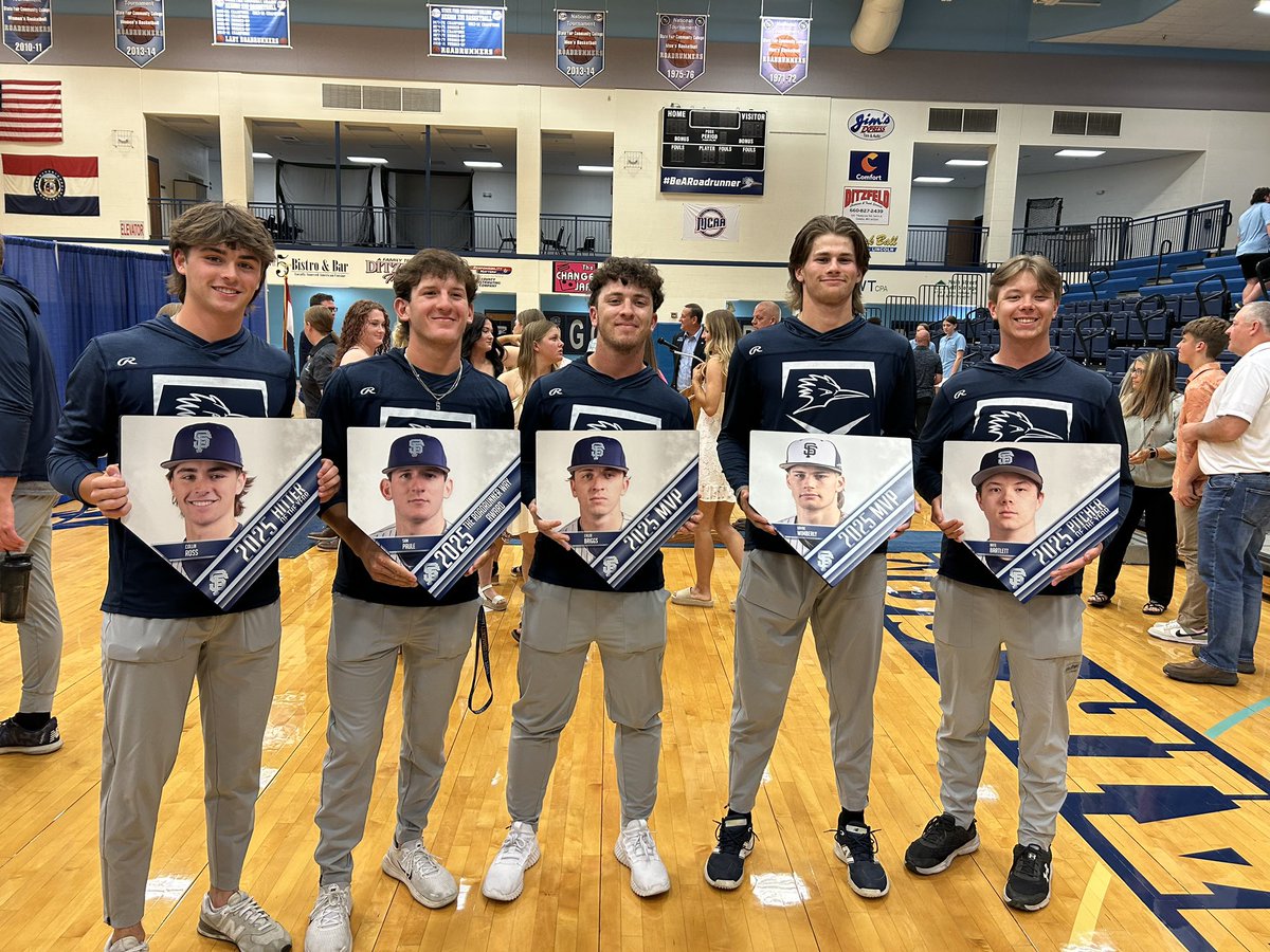 Congratulations to our players who received rewards tonight‼️
-
-
Collin Ross - Offensivie Player of the Year
Nate Bartlett - Pitcher of the Year
Dayne Wimberly - Co-MVP
Caleb Briggs - Co-MVP
Sam Paule - Roadrunner Award