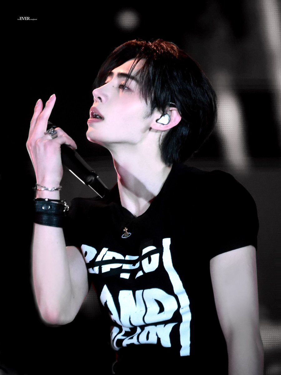 he is ART. 

#성훈 #SUNGHOON #ENHYPEN #엔하이픈