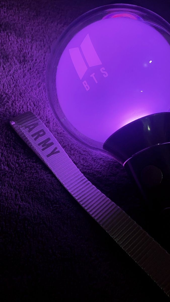 la_bicidenamu's tweet photo. velitas para :

                    🕯        🕯
         🕯      TENER A       🕯
            HOBI Y JUNGKOOK 
    🕯 CANTANDO EN VIVO 🕯
             "i wonder" EN EL
         🕯   #jhope_TOUR        🕯
                    🕯          🕯 https://t.co/3yqaD1EfQA