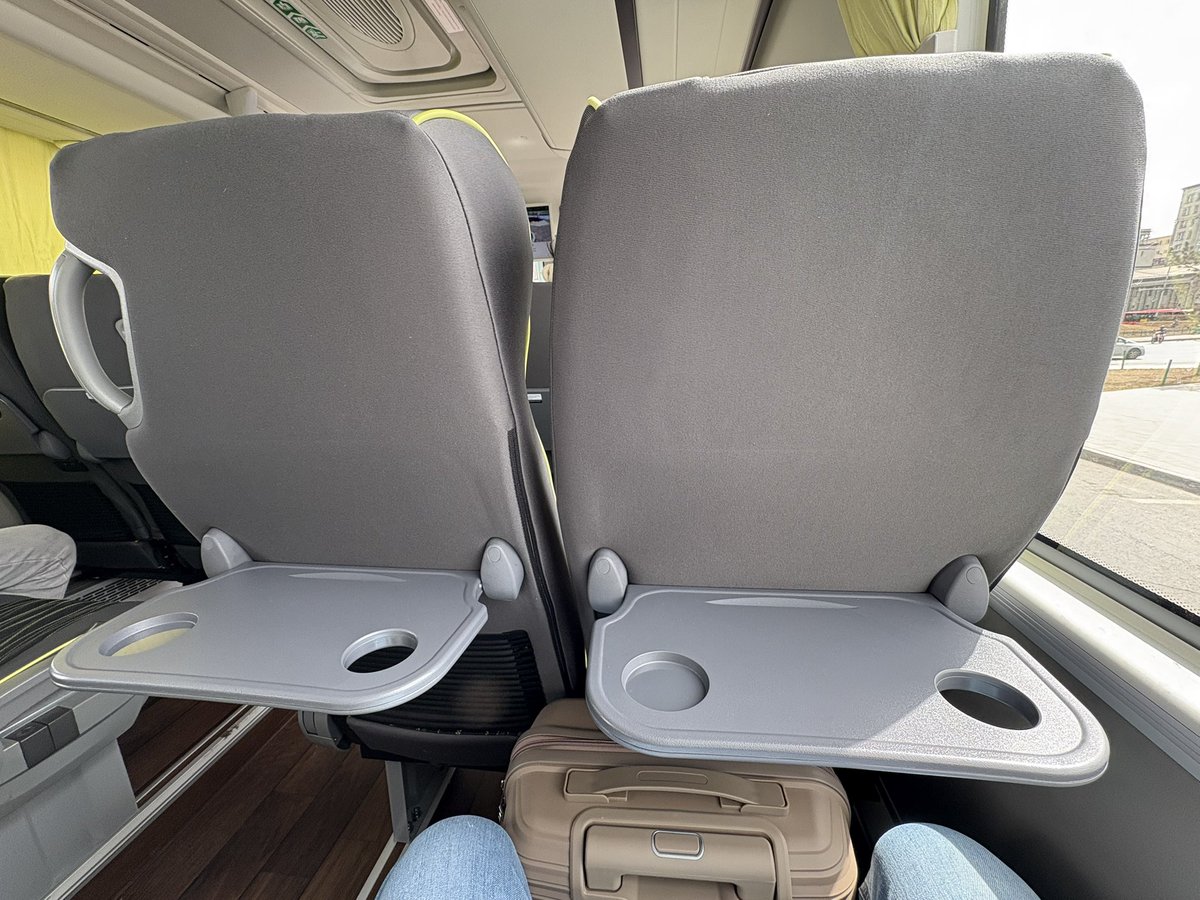 Амар болжээ. Чингис хаан нисэх буудал-Талбай чиглэл. Тохь тухтай сайхан л юм.