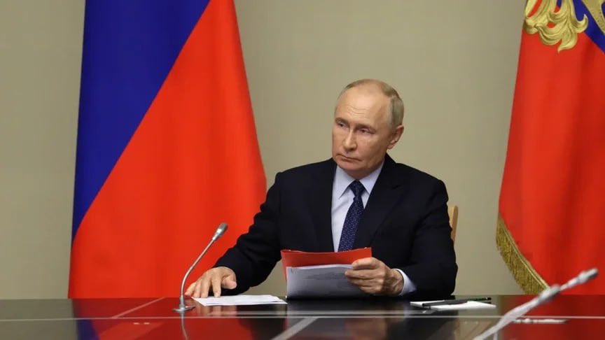 The russian Federation is preparing a massive bombardment of Kyiv. 
The mad mass murderer in the Kremlin has ordered the identification of targets for Oreshnik attacks, according to russian media.