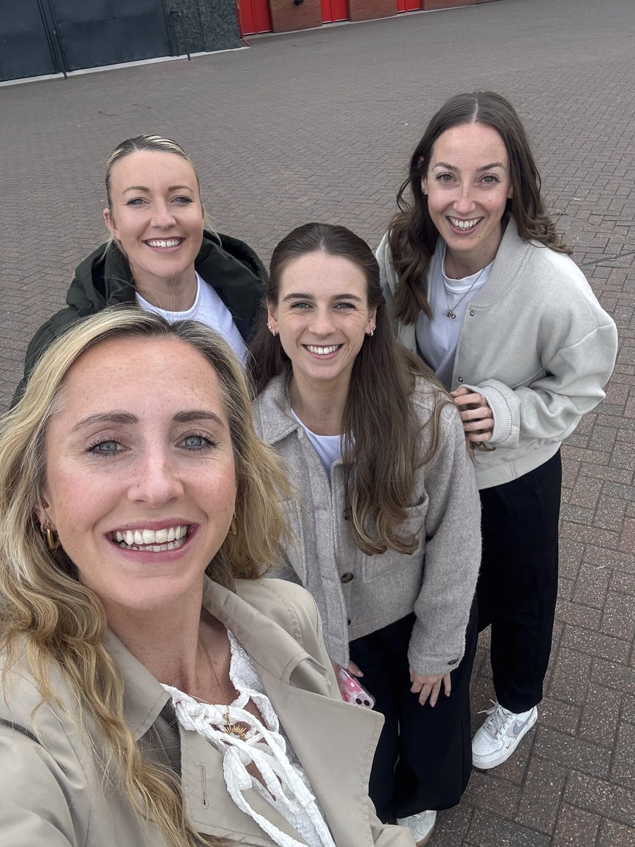 HSperfnutrition's tweet image. Great to be on the panel at the @FootballFitFed conference talking all things Women’s football with some of the dream team @SpursWomen. Sharing is key to the growth of the game!