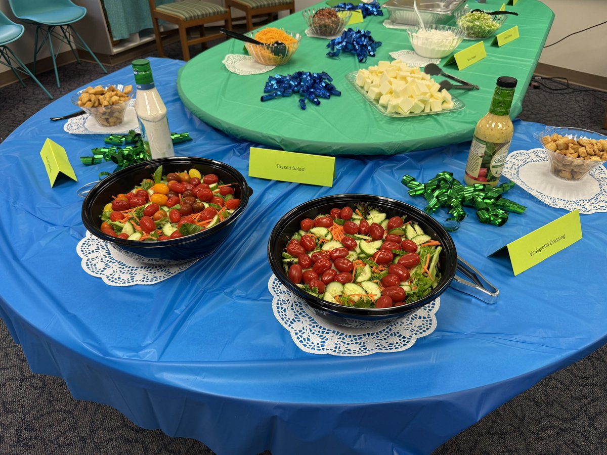 💐Wilburn Fans, Teacher Appreciation Week has started with a bang!

💛Breakfast provided by the PTA from <a href="/Bojangles/">Bojangles</a> 
💙Potato Bar provided by Administration 
💛Staff Social <a href="/ChuysRestaurant/">Chuy's</a> 
💙Twinning with the team!

📣Stay tuned for #Wilburnproud Wednesday!