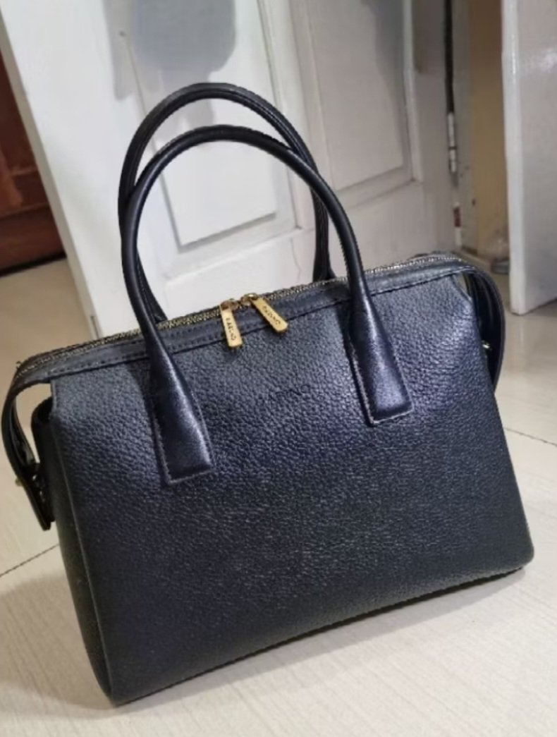 AS_1643's tweet photo. Hello guys 👋🏻
Aku mau jual tas nih.... dari merek gabino belum pernah pakai
Dari harga 350k aku jual 225k aja guys.... ☺️ https://t.co/lcVJcU7X3H