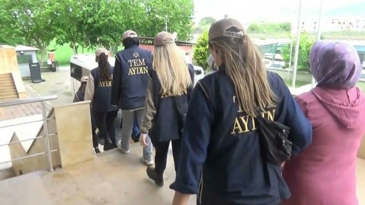 📣📣Urgent call for international human rights!
More than 200 young people in Turkey are being unlawfully detained by the Erdogan regime and are not allowed to meet their lawyers. 
📍Their families are very worried..!!!

AntepEmniyette NelerOluyor